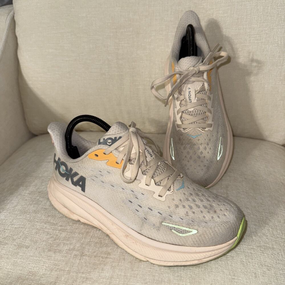 Hoka One One Clifton 9 Shoes Womens Size 7D Wide White Running Sneaker